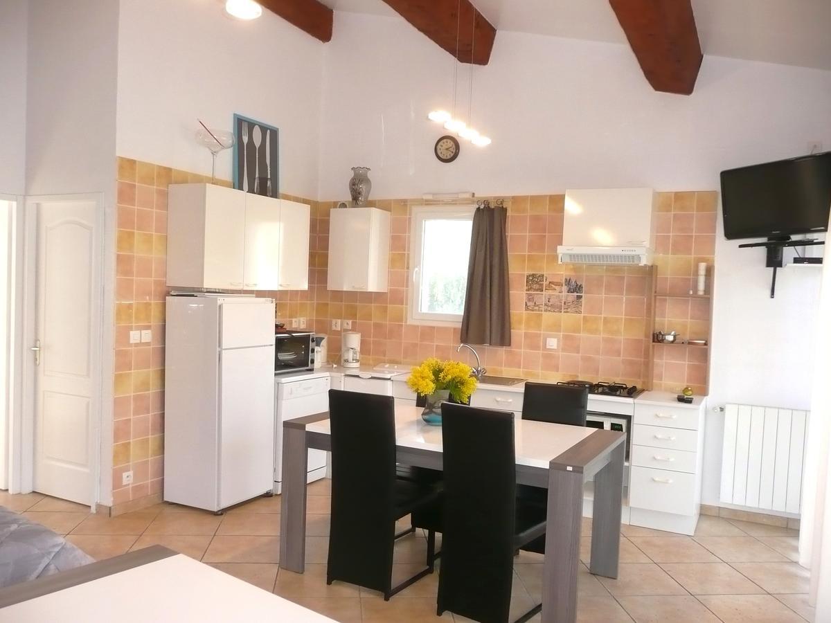 15Mn De Cannes, Villa La Soleiade , 3Gites 2-4 Pers Type T2, Climatises, Piscine, Au Lac De Saint-Cassien Var Montauroux Ngoại thất bức ảnh